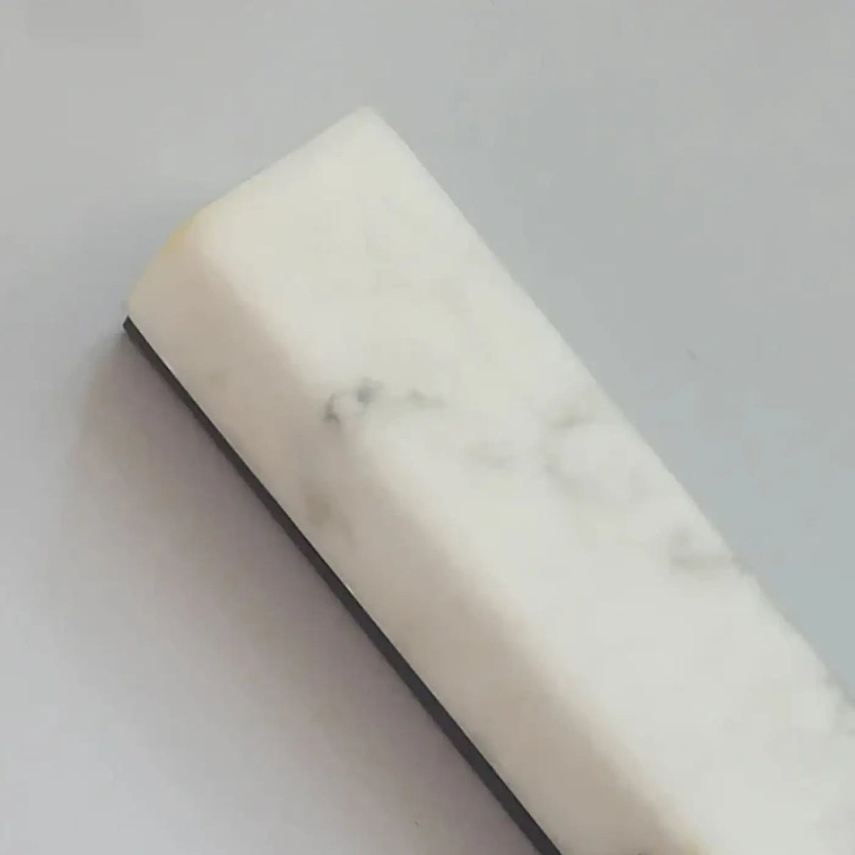 Scandinavian Wall with Marble Effect Finish