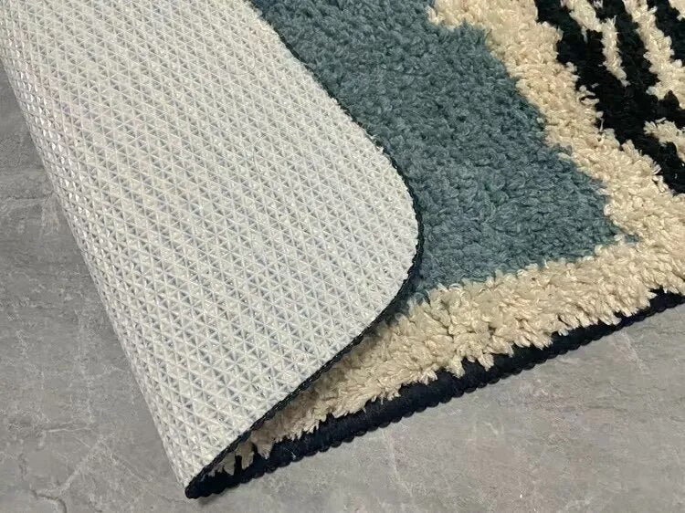 Bath Mat with Abstract Pattern and Anti-Slip Bottom