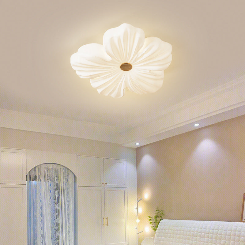 Ceiling Lamp Bohemian Flower Shape with Integrated LED and Wood Detail