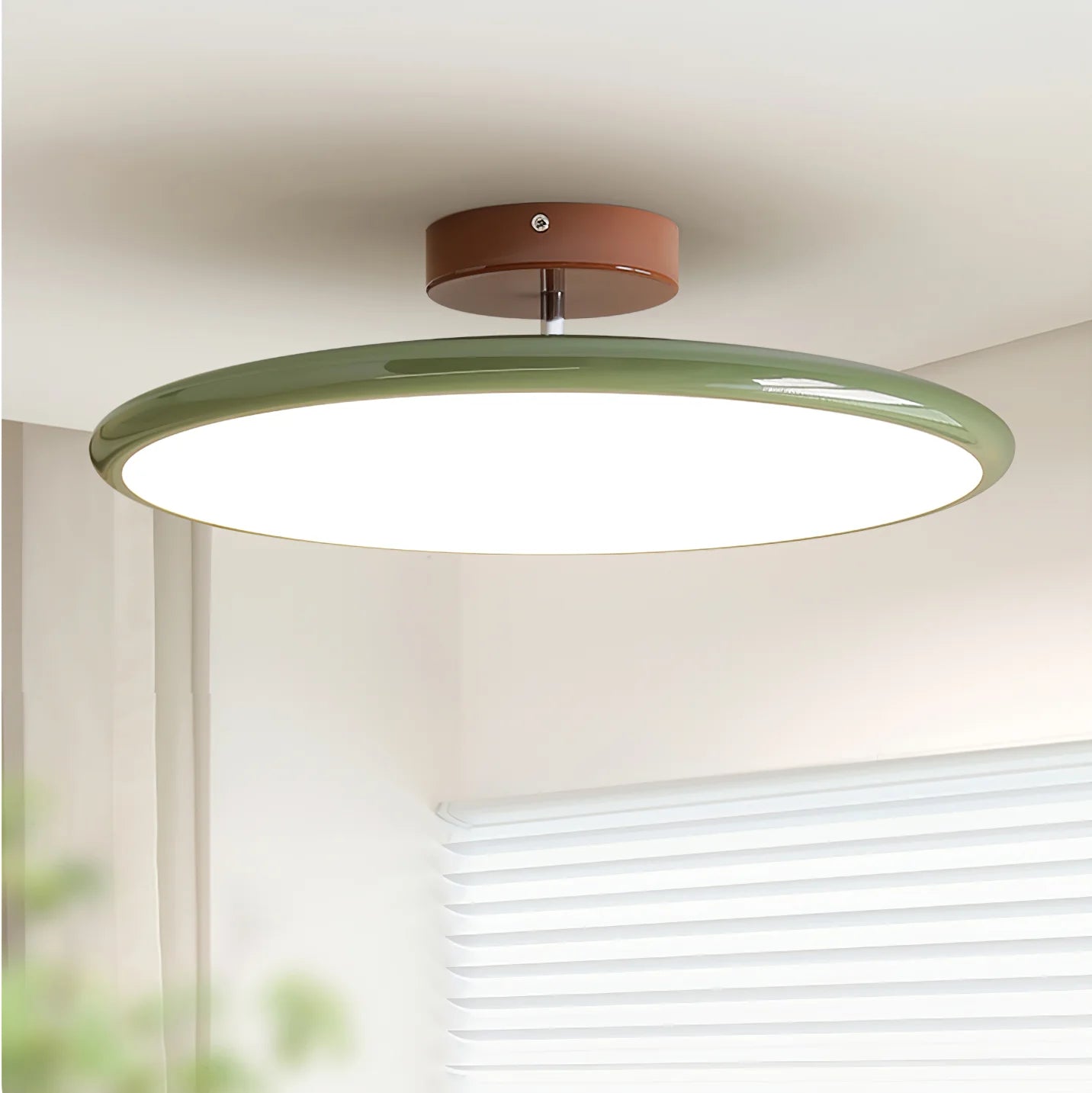 Ceiling Lamp Retro Round with Integrated LED and Low-Profile Disk Design