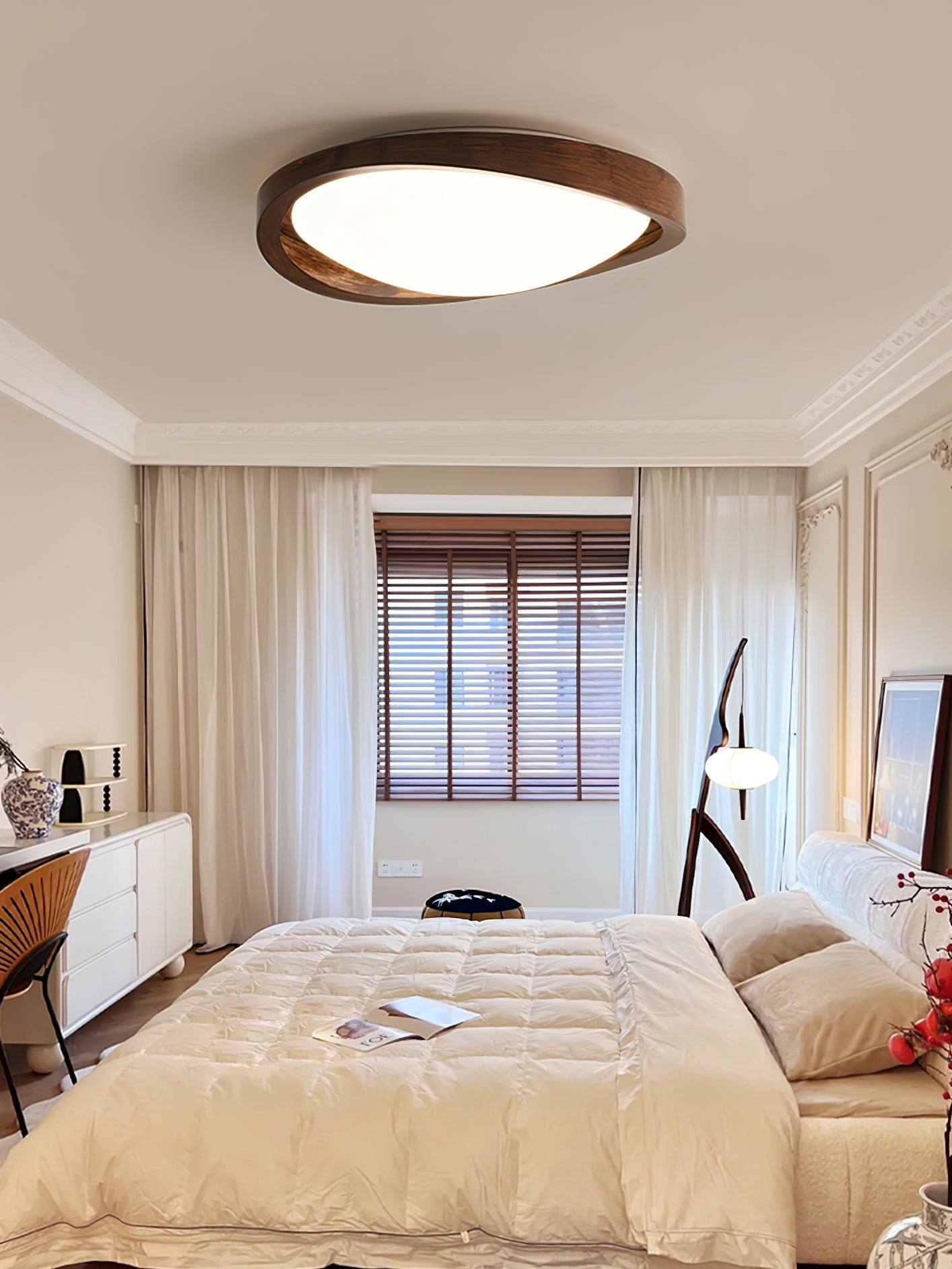 Ceiling Lamp Scandinavian with Twisted Wood Ring Frame and Integrated LED
