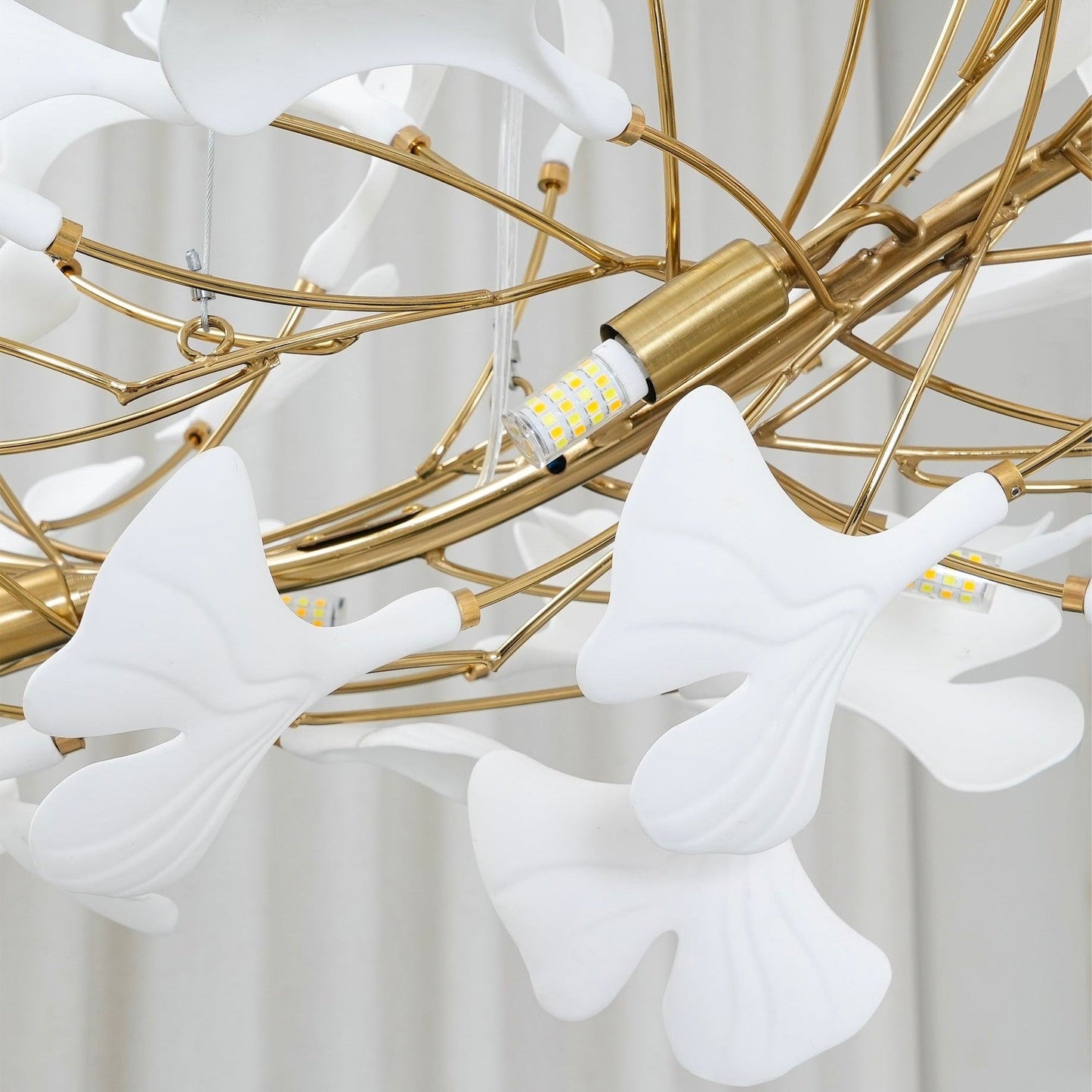 Chandelier Art Deco with Ceramic Ginkgo Leaves and Gold Branches
