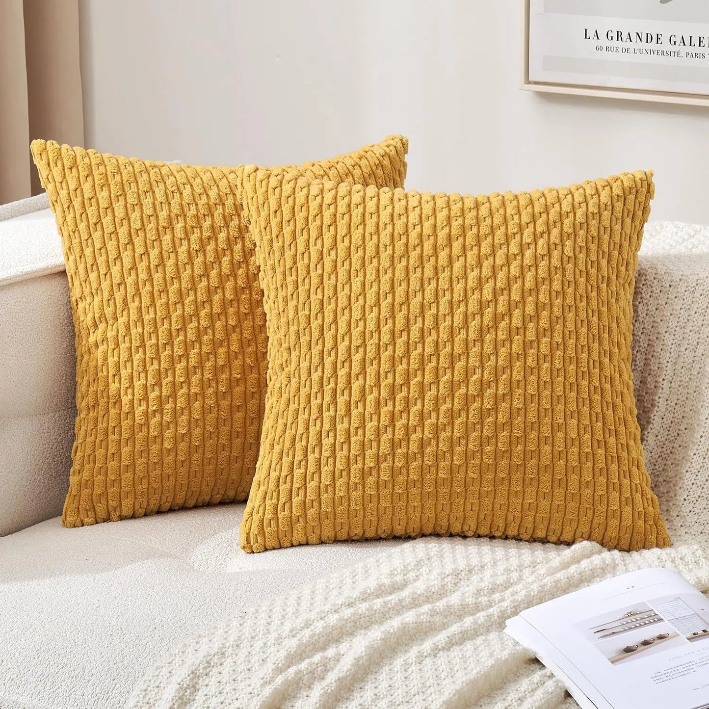 Corduroy Cushion Cover with Ribbed Texture and Zipper Closure