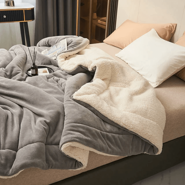 Double-Sided Sherpa Throw Blanket for Sofa and Bed with Flannel Fleece