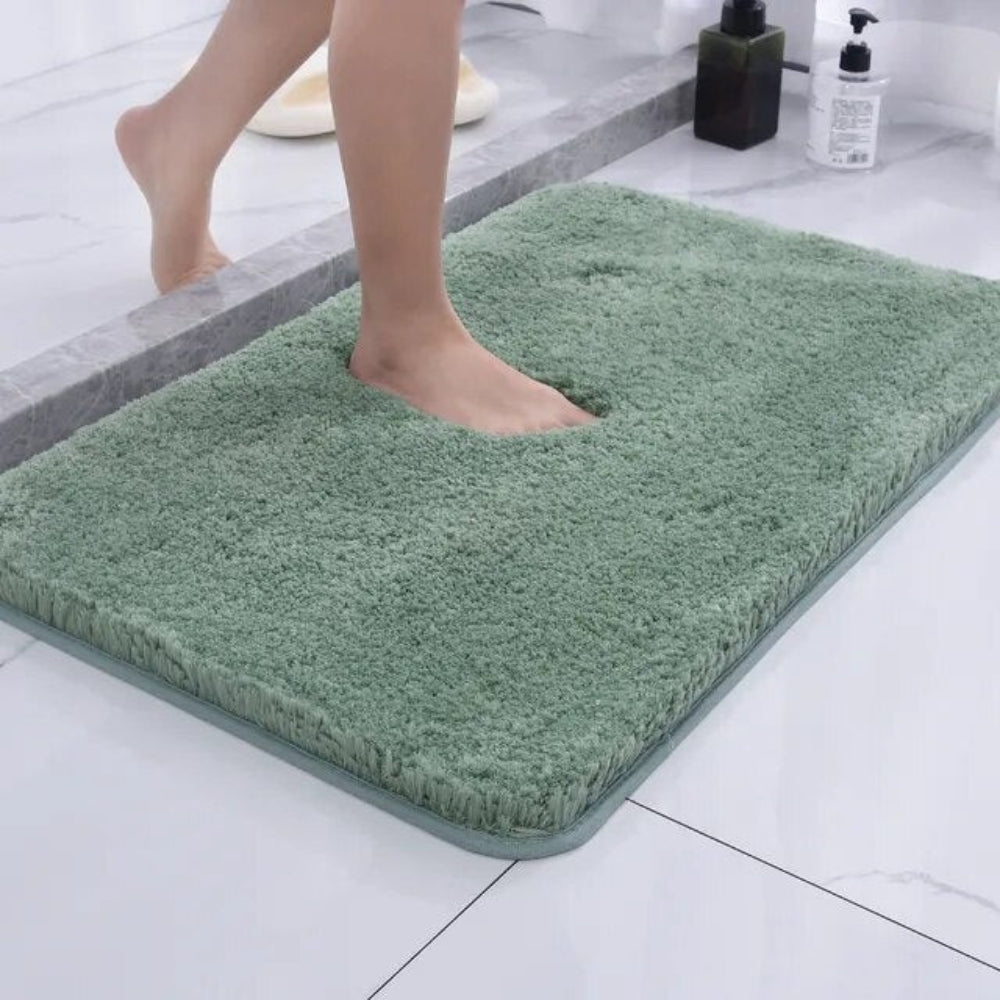 Fluffy Bath Mat with Non-Slip Backing and Absorbent Shag Pile