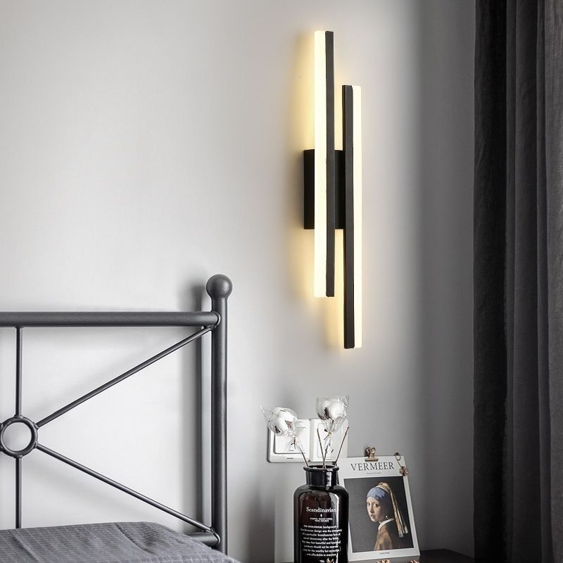 Modern LED Wall Sconce with Dual Bar Staggered Design and Integrated LED