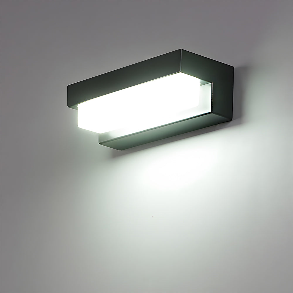 Modern Solar Linear Outdoor Wall Light with IP65 Rating