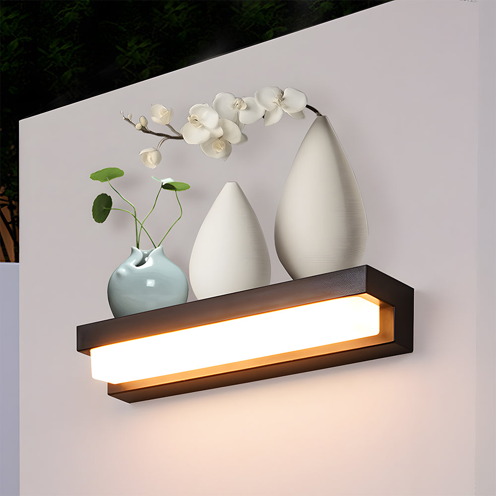 Modern Solar Linear Outdoor Wall Light with IP65 Rating