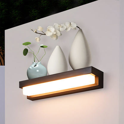 Modern Solar Linear Outdoor Wall Light with IP65 Rating