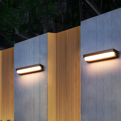 Modern Solar Linear Outdoor Wall Light with IP65 Rating