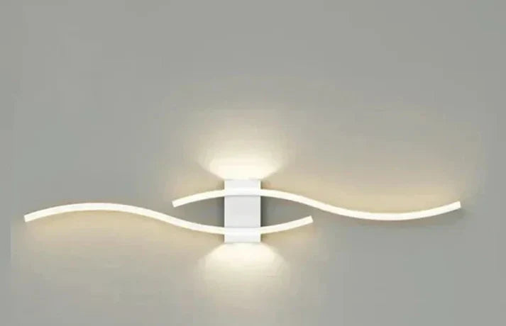 Modern Wave LED Wall Lamp with Curved Design and Integrated LED