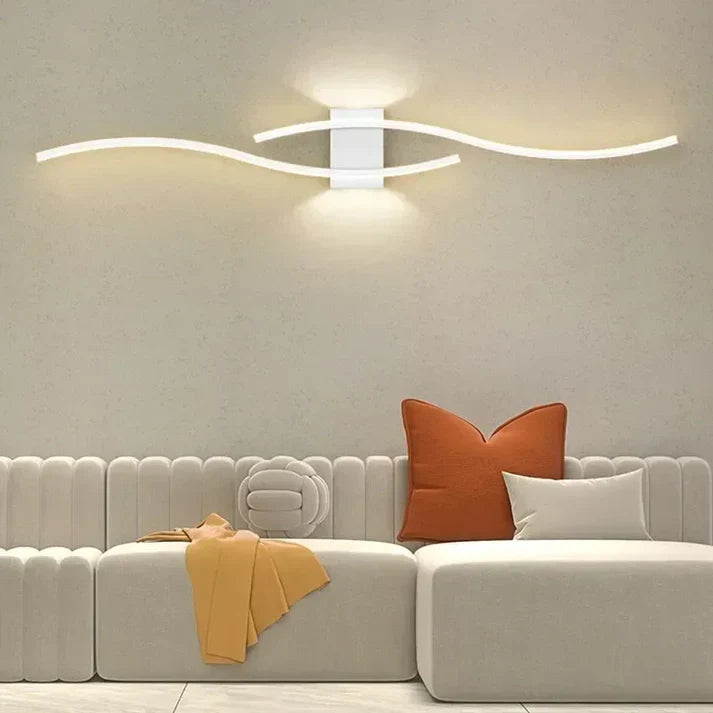 Modern Wave LED Wall Lamp with Curved Design and Integrated LED