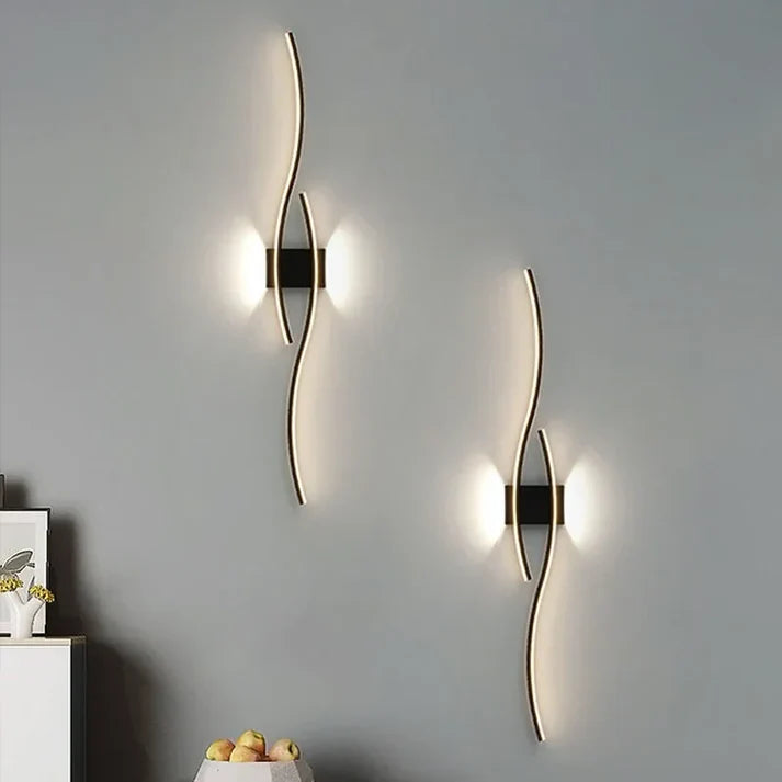 Modern Wave LED Wall Lamp with Curved Design and Integrated LED