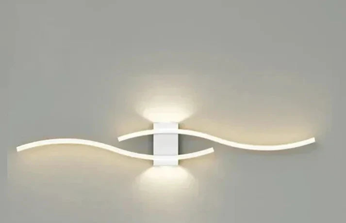 Modern Wave LED Wall Lamp with Curved Design and Integrated LED