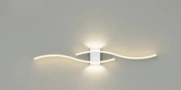 Modern Wave LED Wall Lamp with Curved Design and Integrated LED