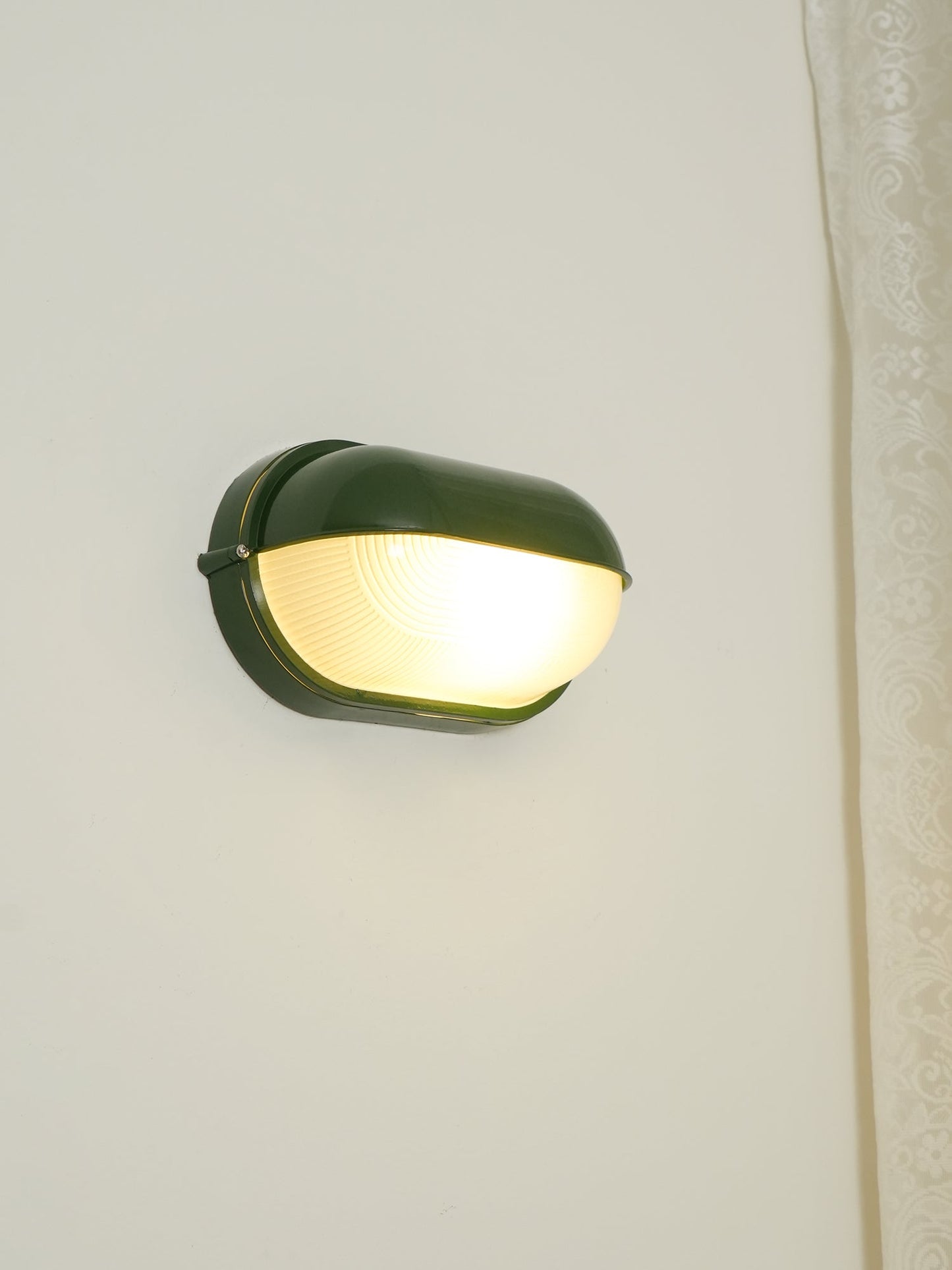 Outdoor Wall Lamp Industrial Retro with Oval Frosted Glass Cover