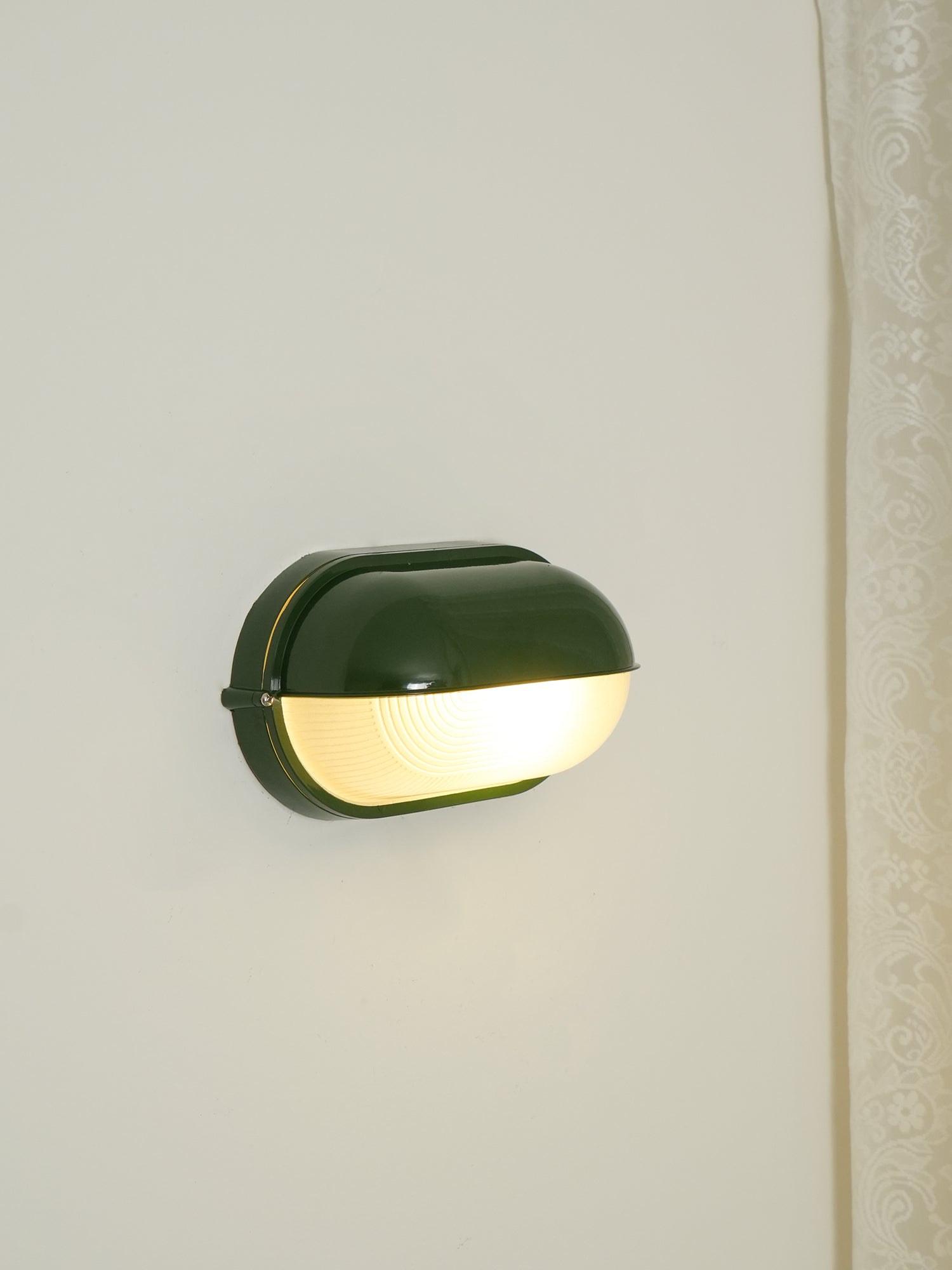 Outdoor Wall Lamp Industrial Retro with Oval Frosted Glass Cover