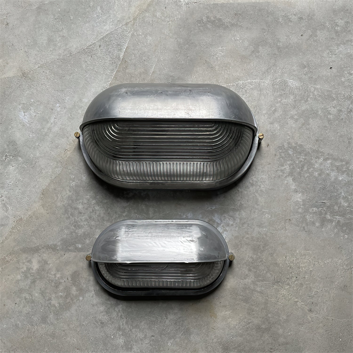 Outdoor Wall Lamp Industrial Retro with Oval Frosted Glass Cover