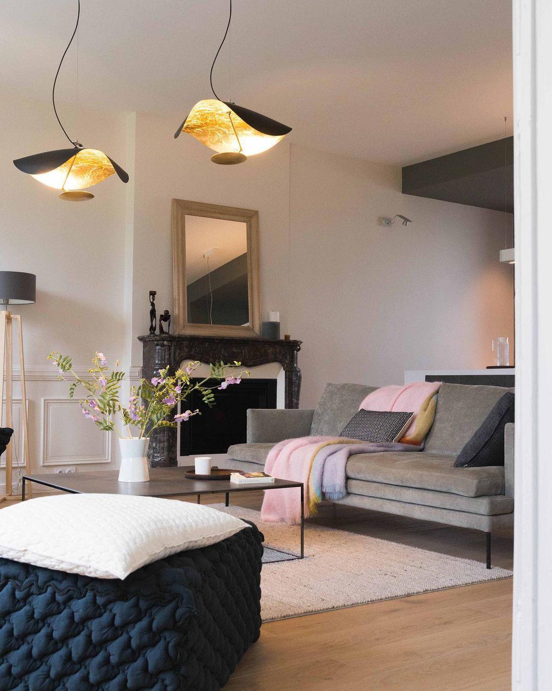 Pendant Lamp Art Deco with Curved Wave Shade and Integrated LED