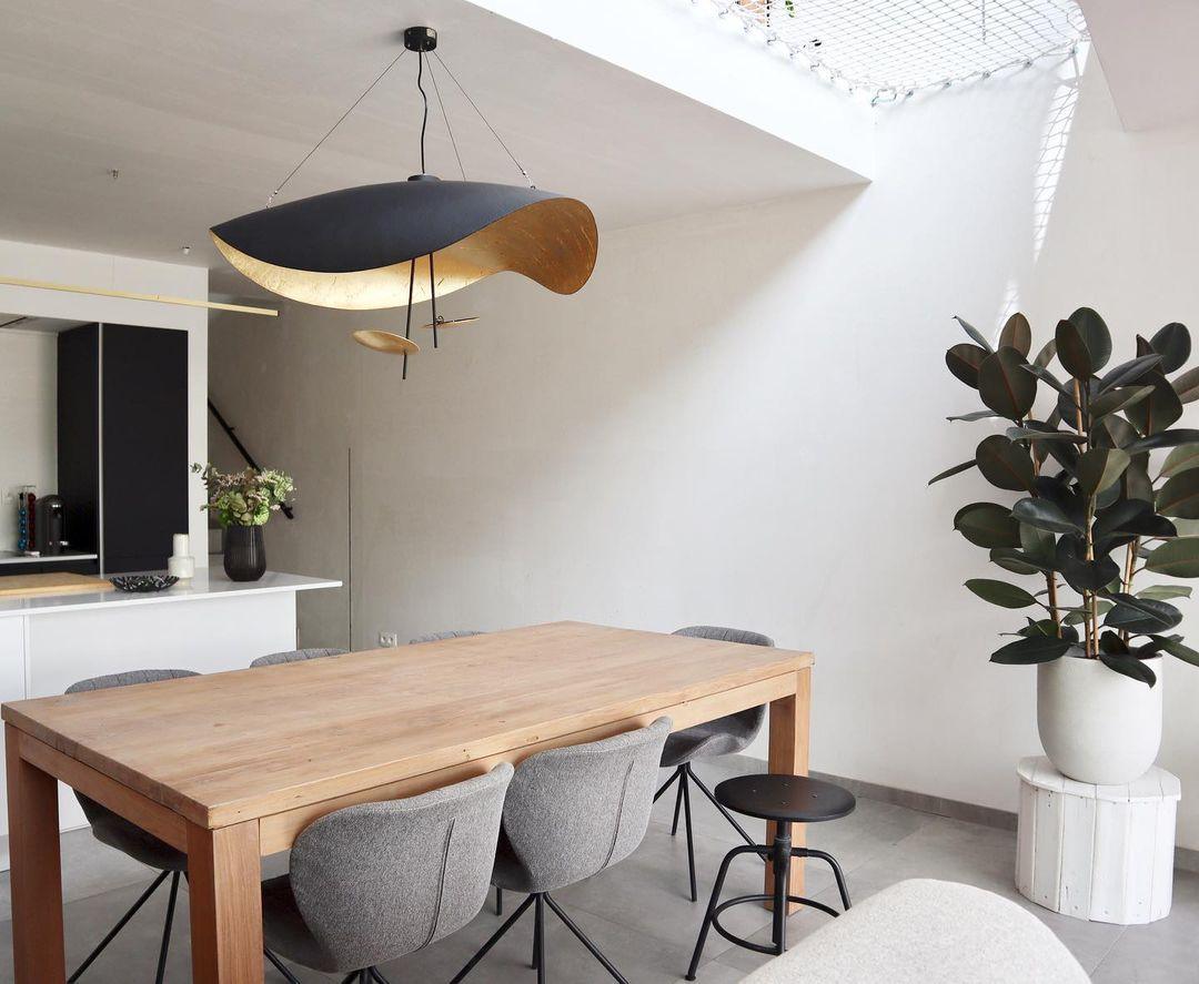 Pendant Lamp Art Deco with Curved Wave Shade and Integrated LED