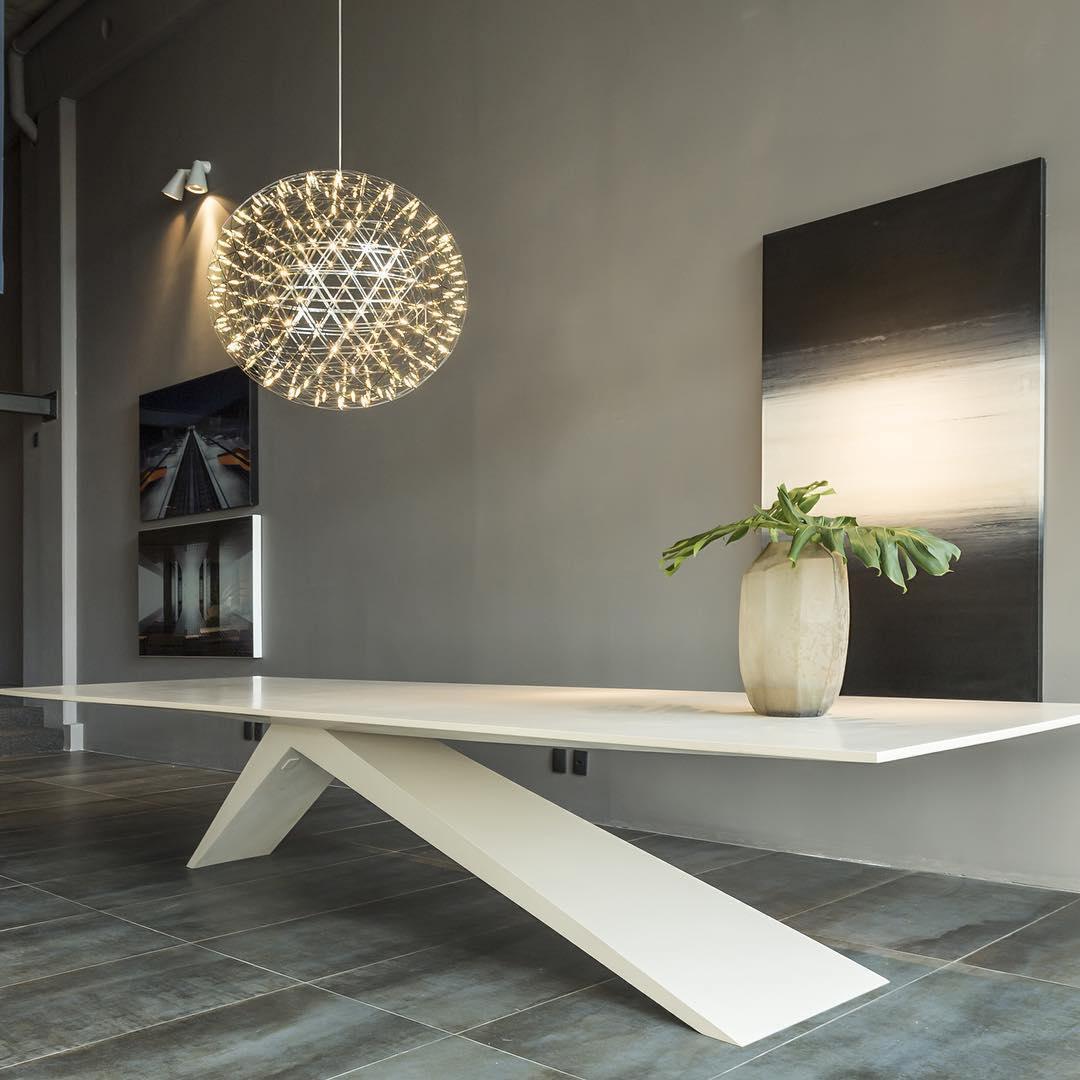 Pendant Lamp Modern Geometric Globe with Integrated LED Sparkling Sphere