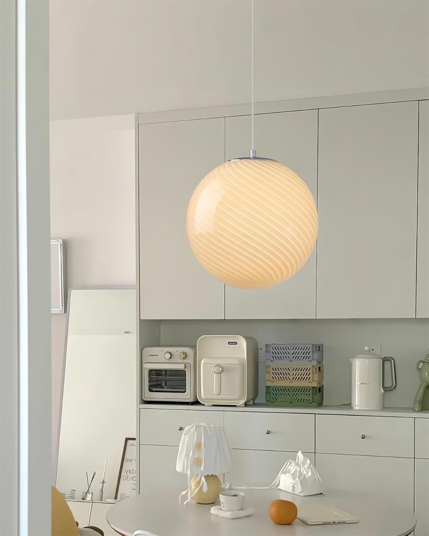 Pendant Lamp Retro with Swirl Glass Globe Shade