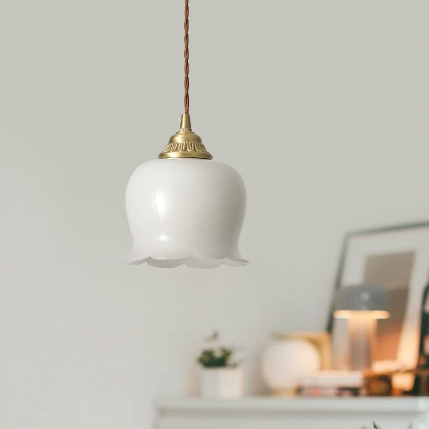 Pendant Lamp Vintage with Flower-Shaped Glass Shade and Brass Fitting