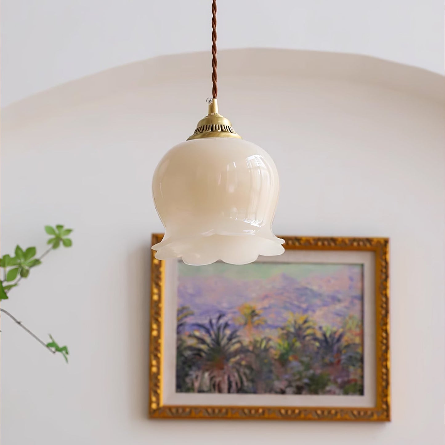 Pendant Lamp Vintage with Flower-Shaped Glass Shade and Brass Fitting