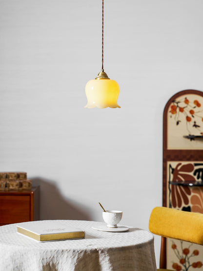 Pendant Lamp Vintage with Flower-Shaped Glass Shade and Brass Fitting