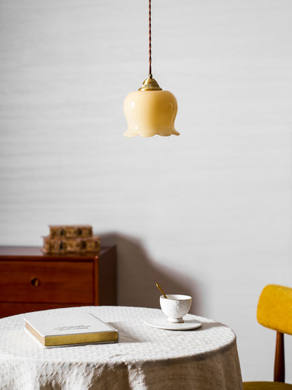 Pendant Lamp Vintage with Flower-Shaped Glass Shade and Brass Fitting