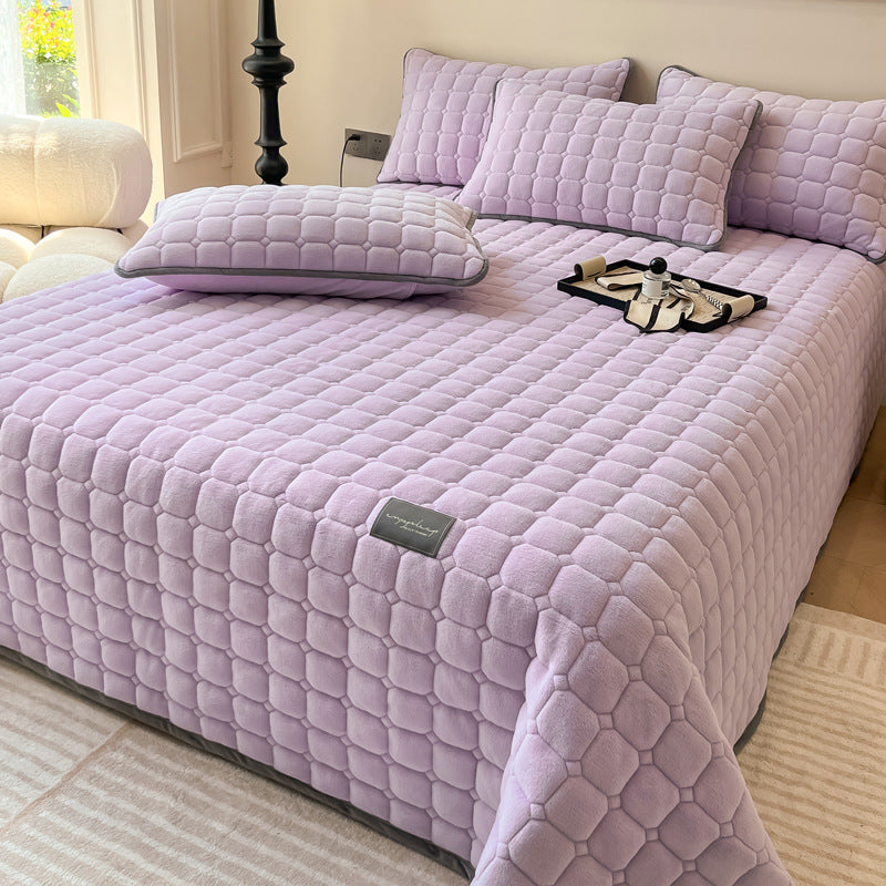 Quilted Fleece Bedspread with Square Texture Pattern and Pillowcases