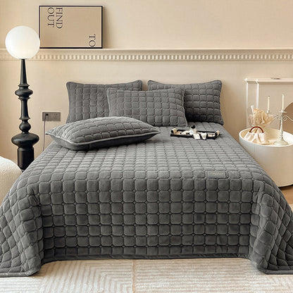 Quilted Fleece Bedspread with Square Texture Pattern and Pillowcases