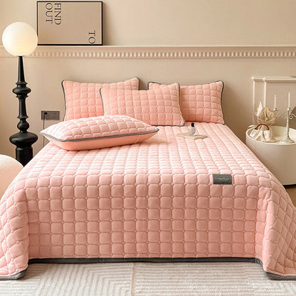 Quilted Fleece Bedspread with Square Texture Pattern and Pillowcases