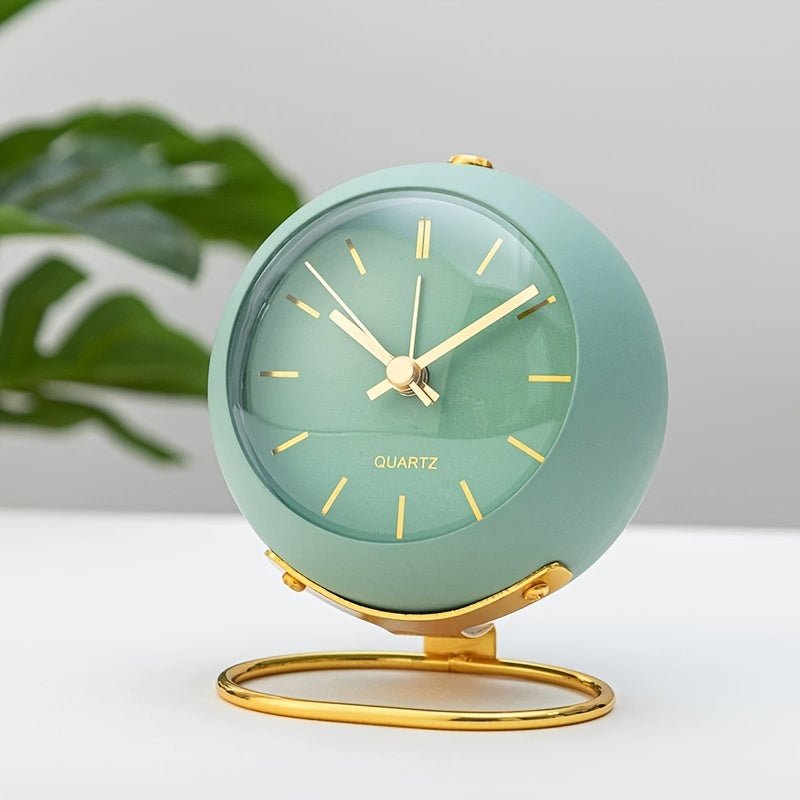 Retro Round Analogue Alarm Clock with Night Light