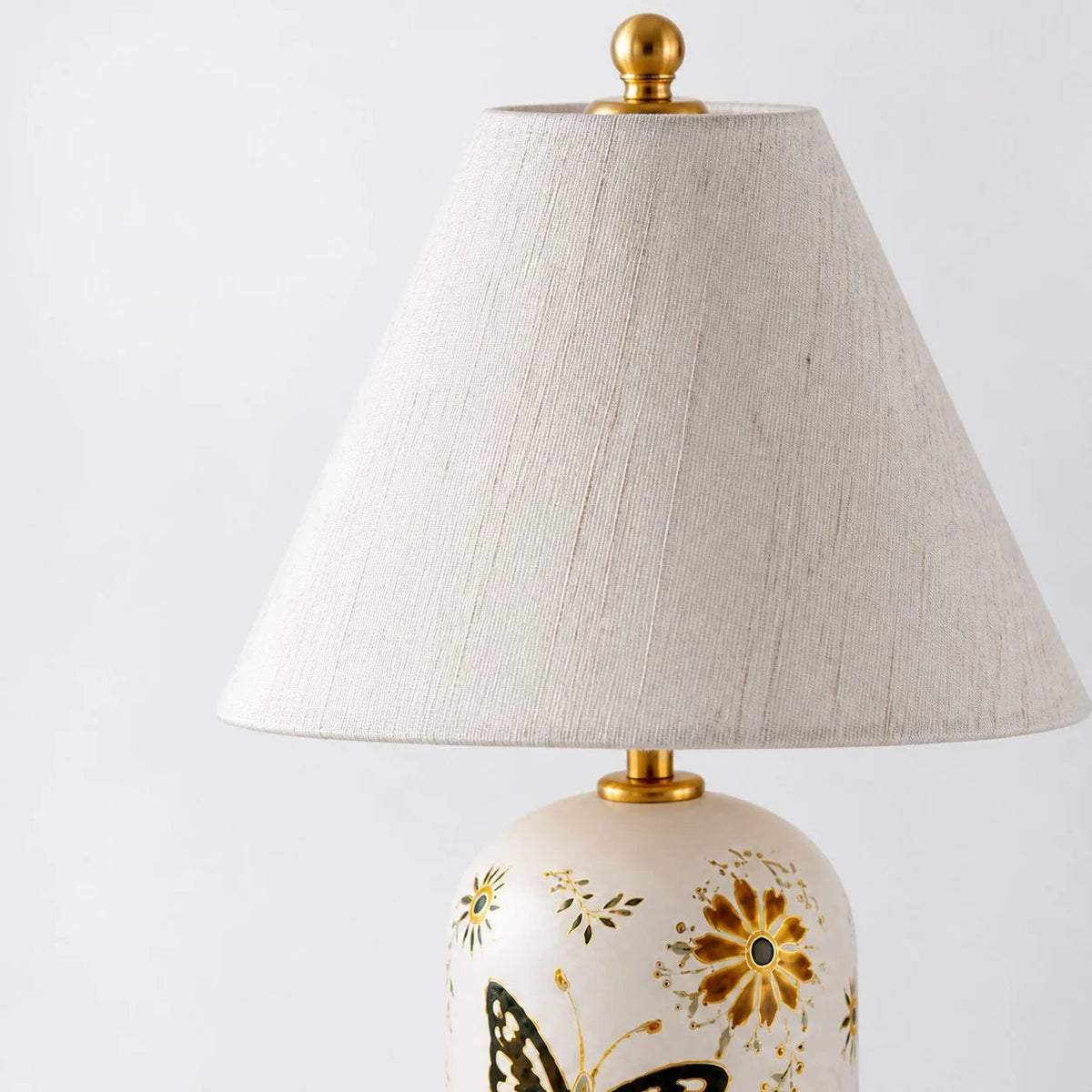 Retro Table Lamp with Patterned Ceramic Base and Linen Shade