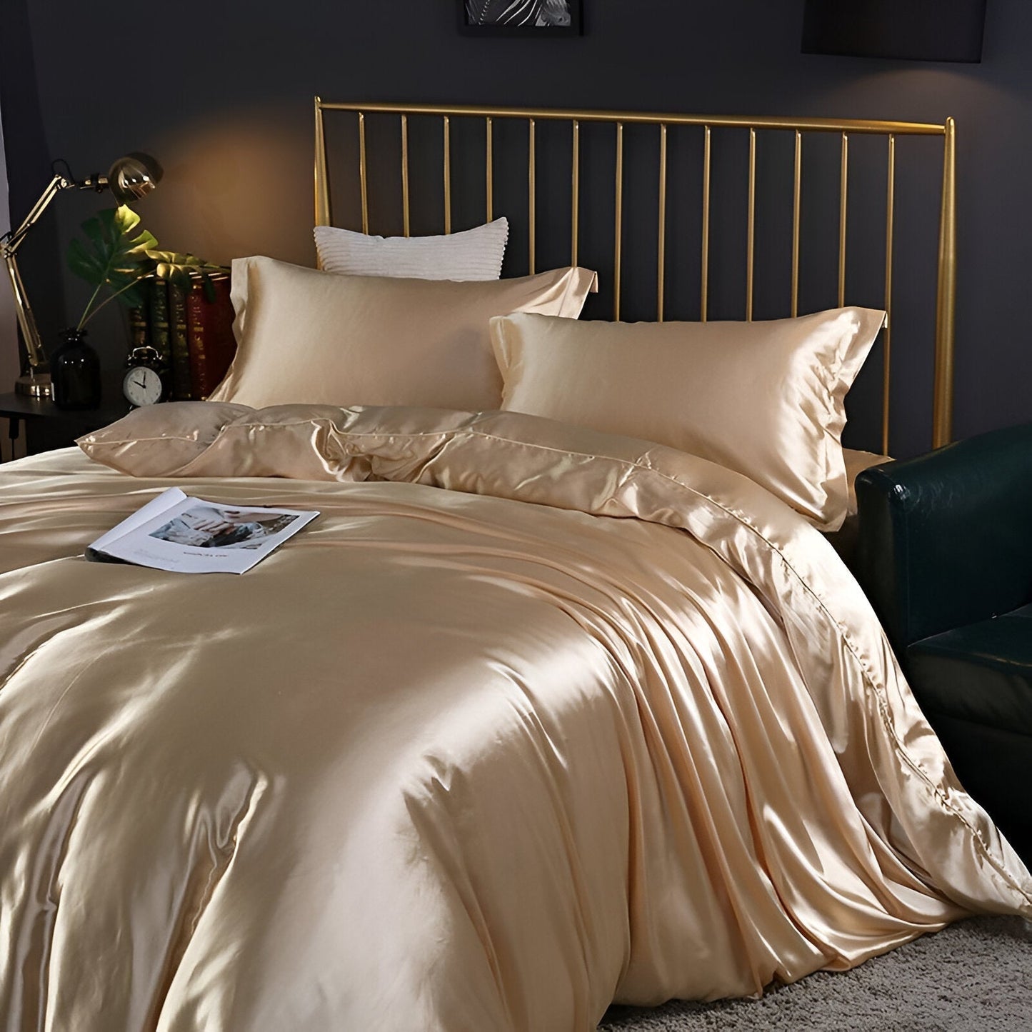 Satin Duvet Cover Set with 2 Pillowcases, Glossy Finish