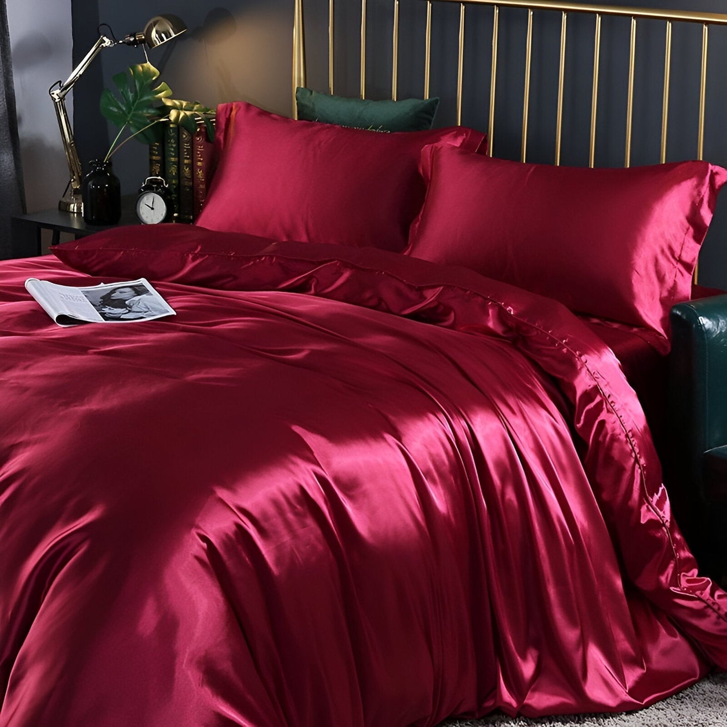 Satin Duvet Cover Set with 2 Pillowcases, Glossy Finish