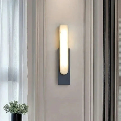 Scandinavian Wall with Marble Effect Finish
