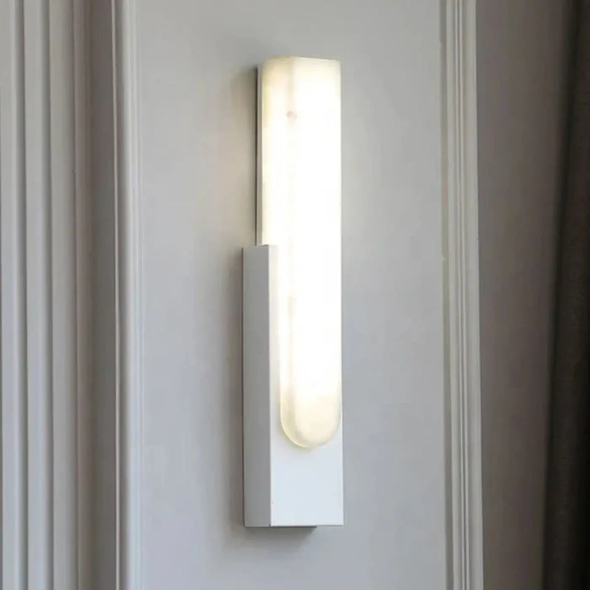 Scandinavian Wall with Marble Effect Finish