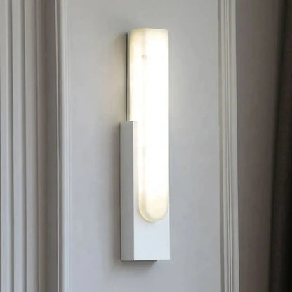 Scandinavian Wall with Marble Effect Finish