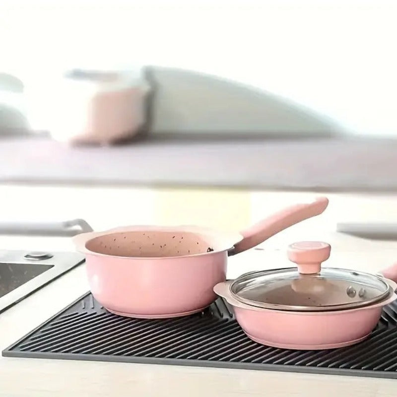 Silicone Dish Drying Mat with Ridged Drainage Surface and Rollable Design