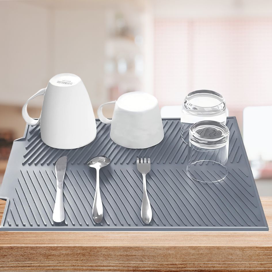 Silicone Dish Drying Mat with Ridged Drainage Surface and Rollable Design
