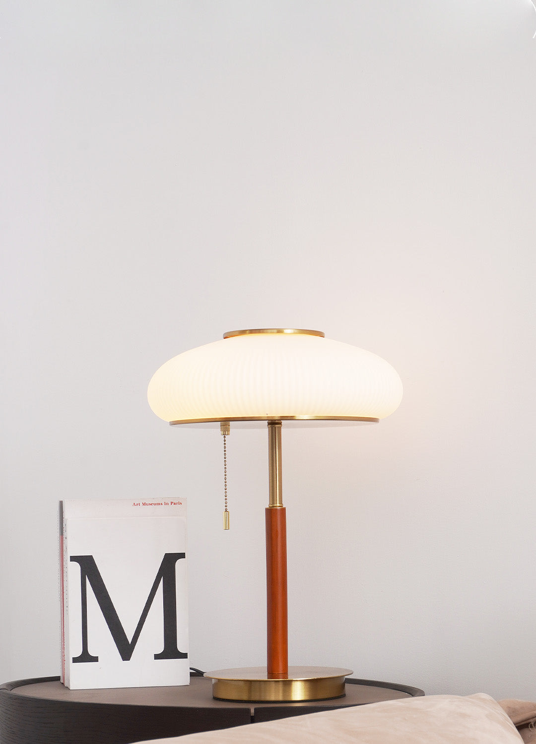 Table Lamp Retro with Ribbed Glass Shade and Pull Chain Switch
