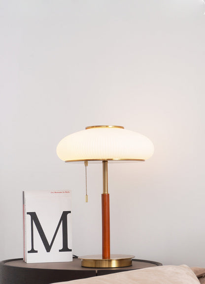 Table Lamp Retro with Ribbed Glass Shade and Pull Chain Switch