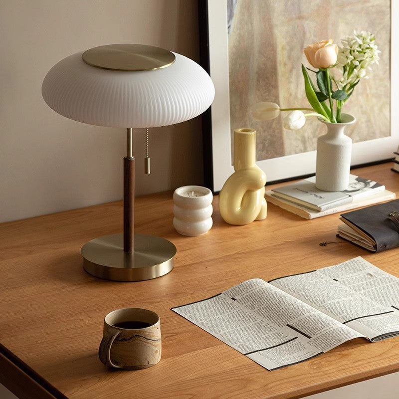 Table Lamp Retro with Ribbed Glass Shade and Pull Chain Switch