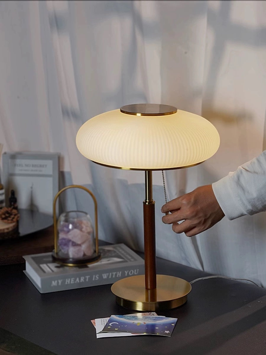 Table Lamp Retro with Ribbed Glass Shade and Pull Chain Switch