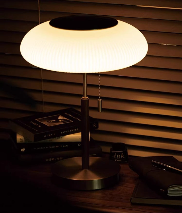 Table Lamp Retro with Ribbed Glass Shade and Pull Chain Switch