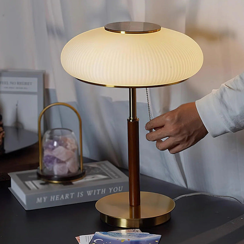 Table Lamp Retro with Ribbed Glass Shade and Pull Chain Switch
