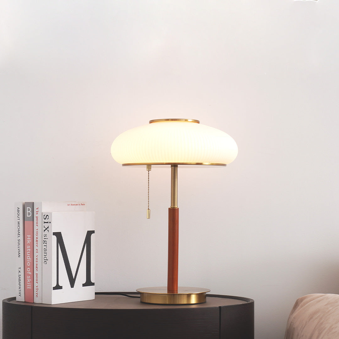 Table Lamp Retro with Ribbed Glass Shade and Pull Chain Switch