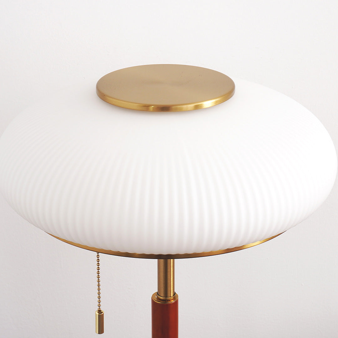 Table Lamp Retro with Ribbed Glass Shade and Pull Chain Switch